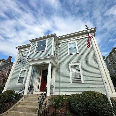 Entire Charming Victorian Home Downtown Newport Ngoại thất bức ảnh