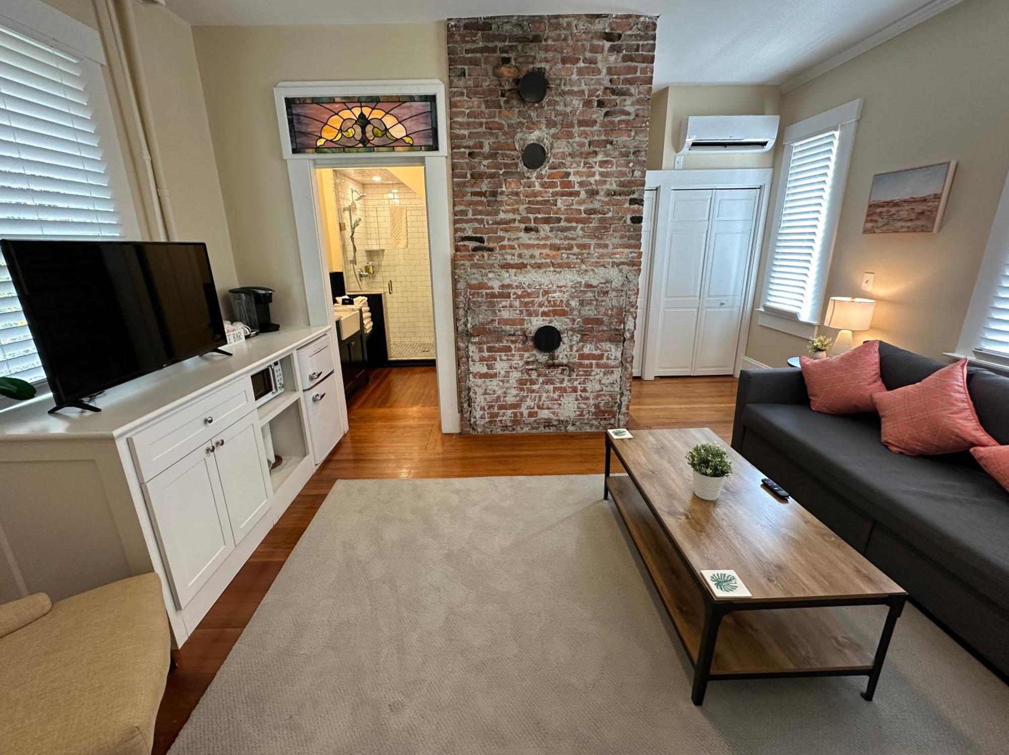 Entire Charming Victorian Home Downtown Newport Ngoại thất bức ảnh
