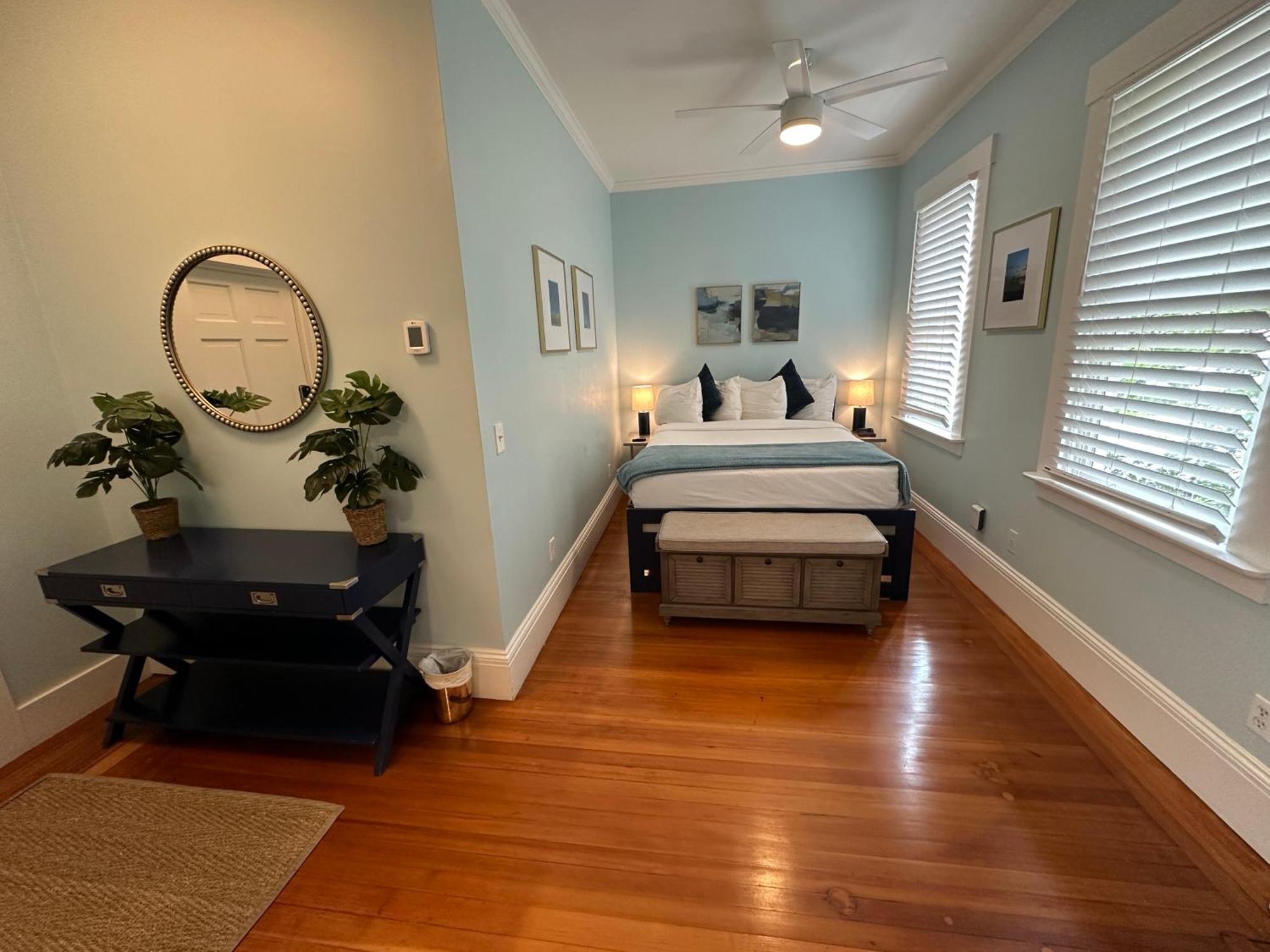 Entire Charming Victorian Home Downtown Newport Ngoại thất bức ảnh