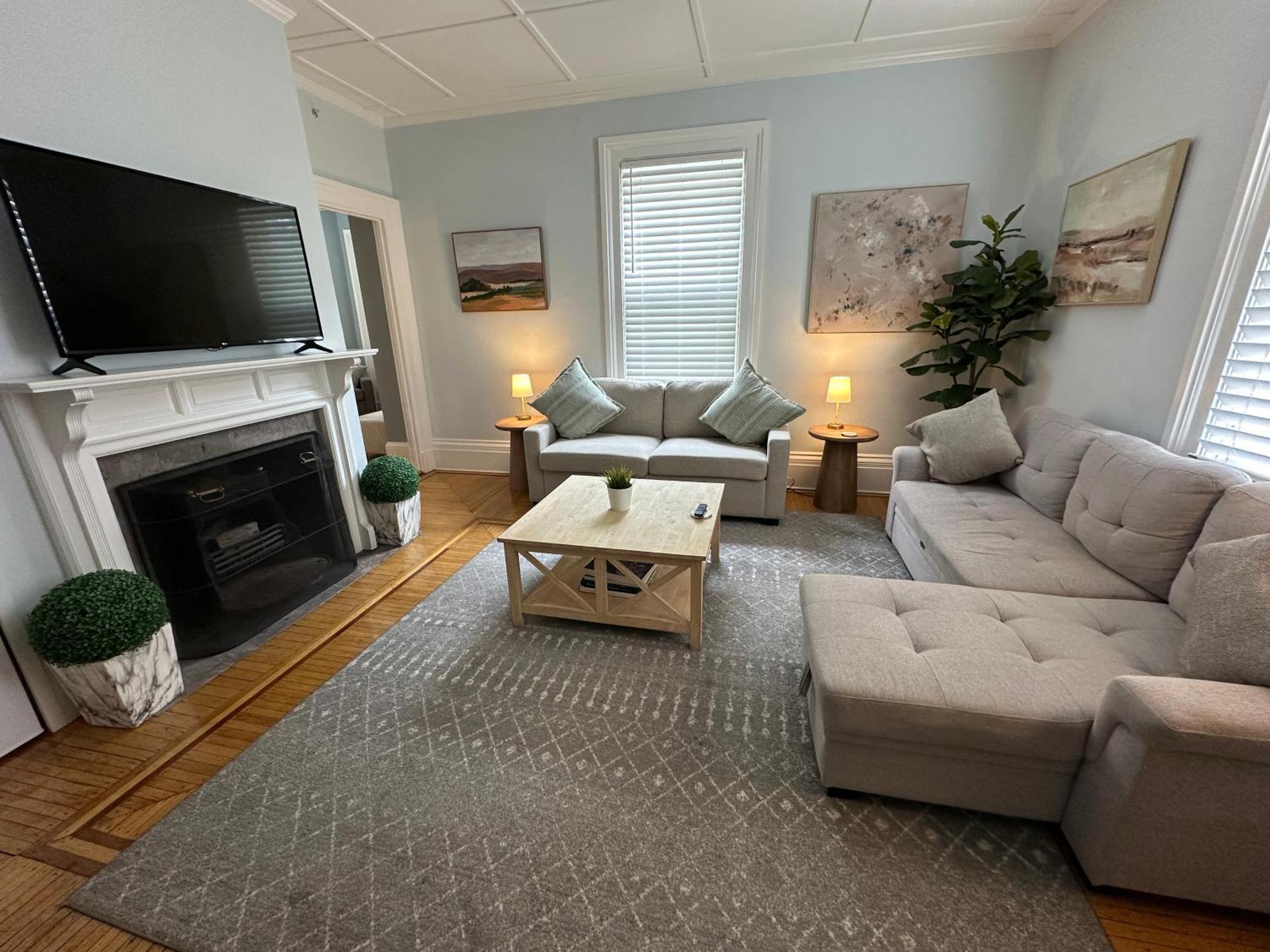 Entire Charming Victorian Home Downtown Newport Ngoại thất bức ảnh