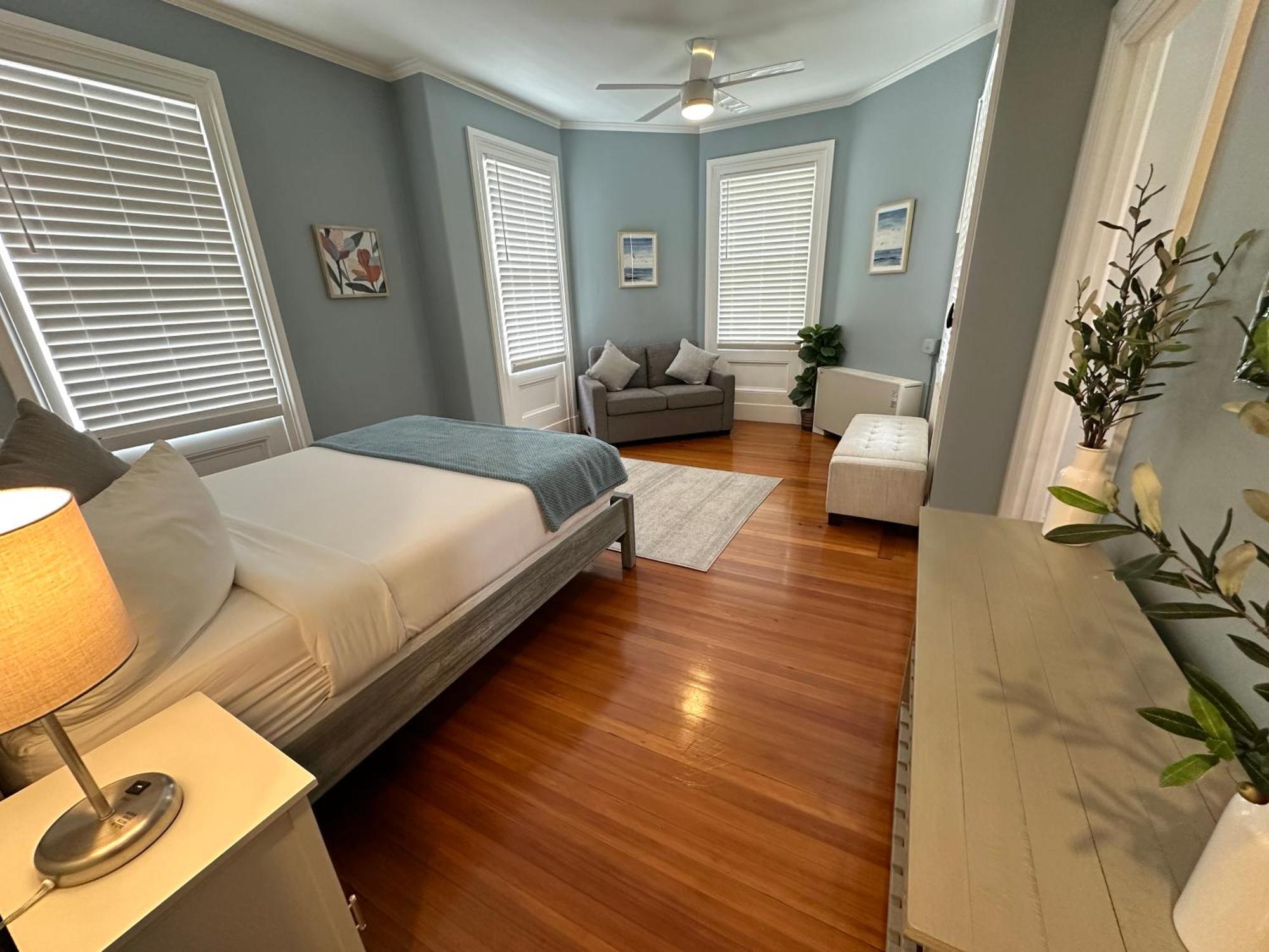 Entire Charming Victorian Home Downtown Newport Ngoại thất bức ảnh